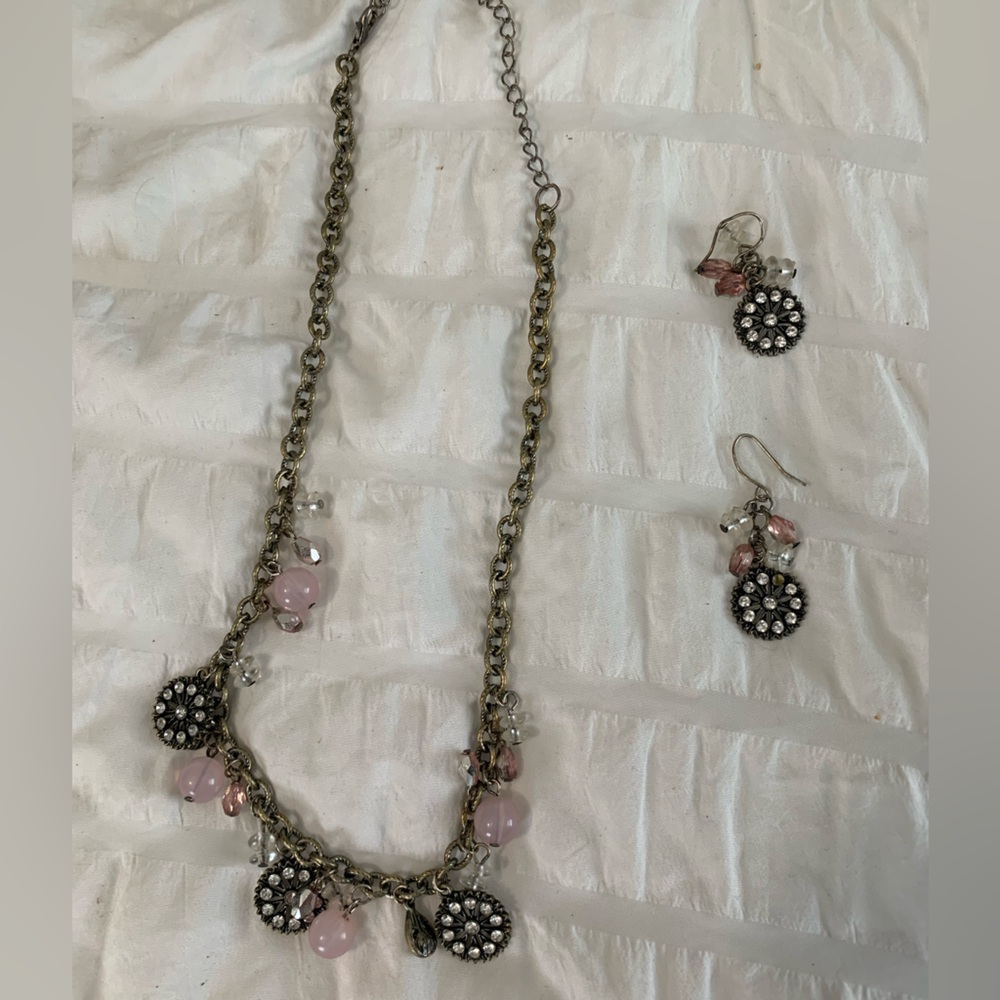 Elegant Pink and Silver Necklace and Earring Set - Picture 5 of 13